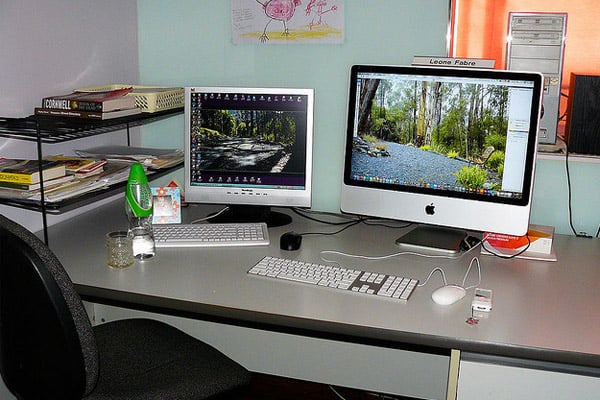 Coolest Desk 41 coolest office work desk spaces in the world Coolest Desk 41 coolest office work desk spaces in the world